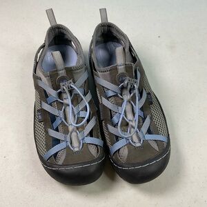 J41 Outdoor water Shoes - Gray and lavender size 6.5